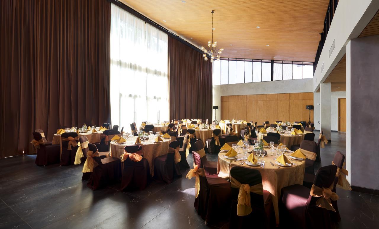 Hotel Aviary Bintaro Serpong Zewnętrze zdjęcie